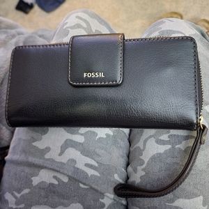 Fossil clutch wallet